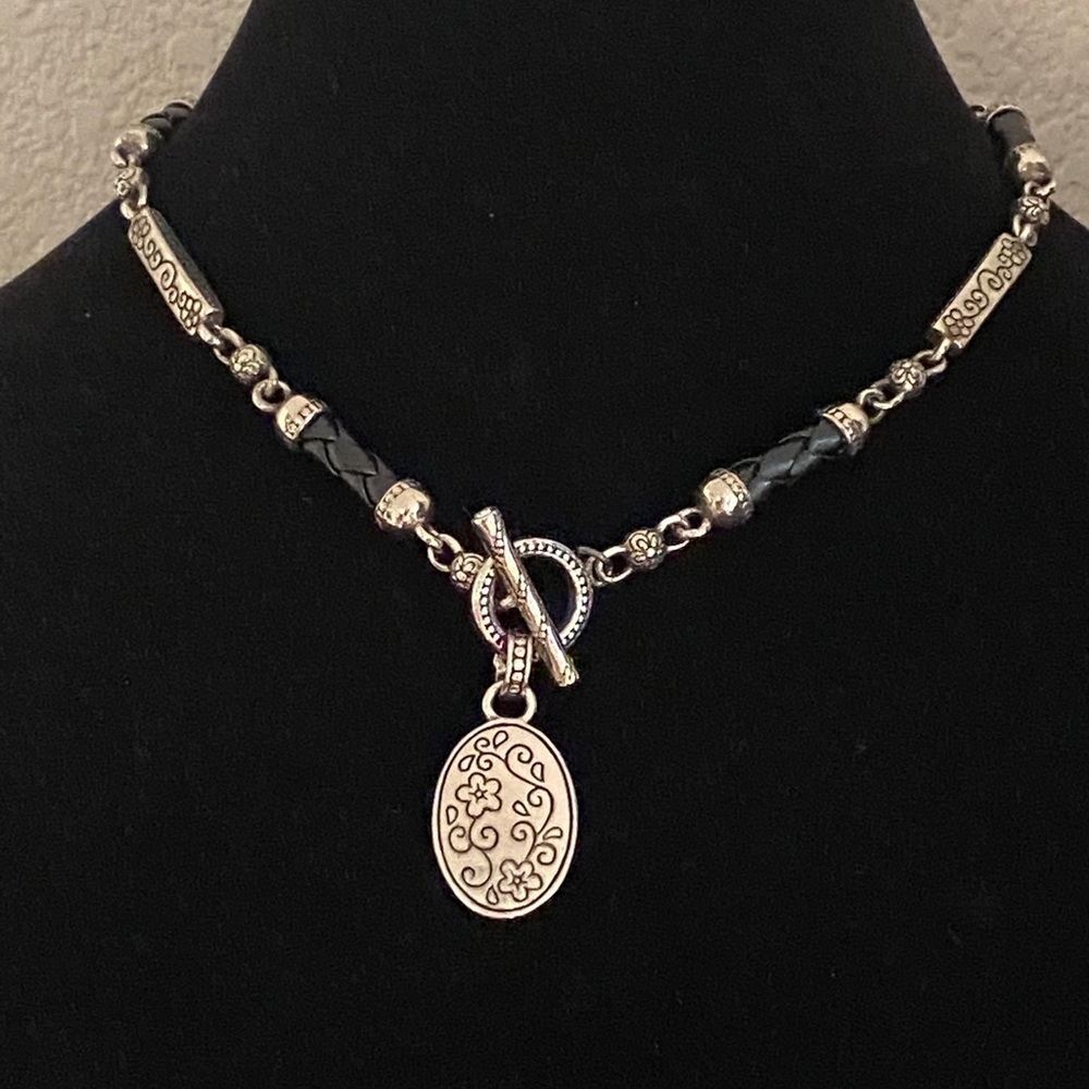 Necklace Silver Tone Linked Toggle Clasp Jewelry